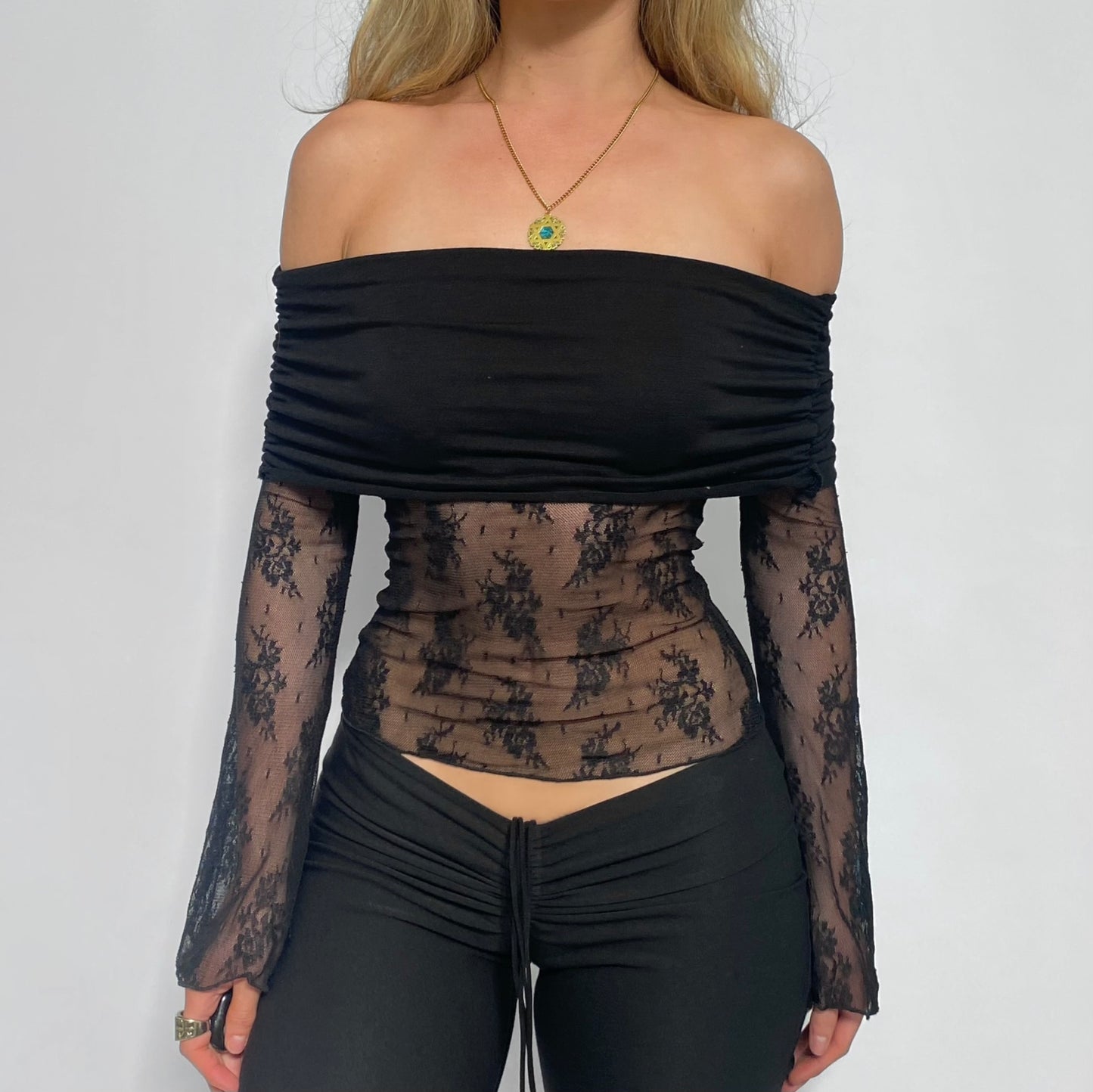 00s Fold-over Lace Bell-sleeve