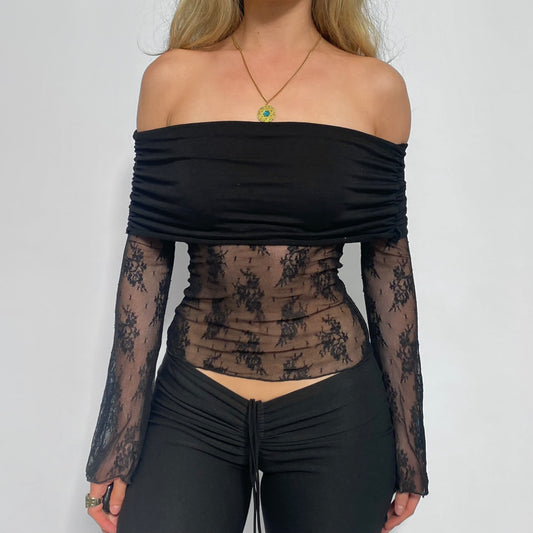 00s Fold-over Lace Bell-sleeve