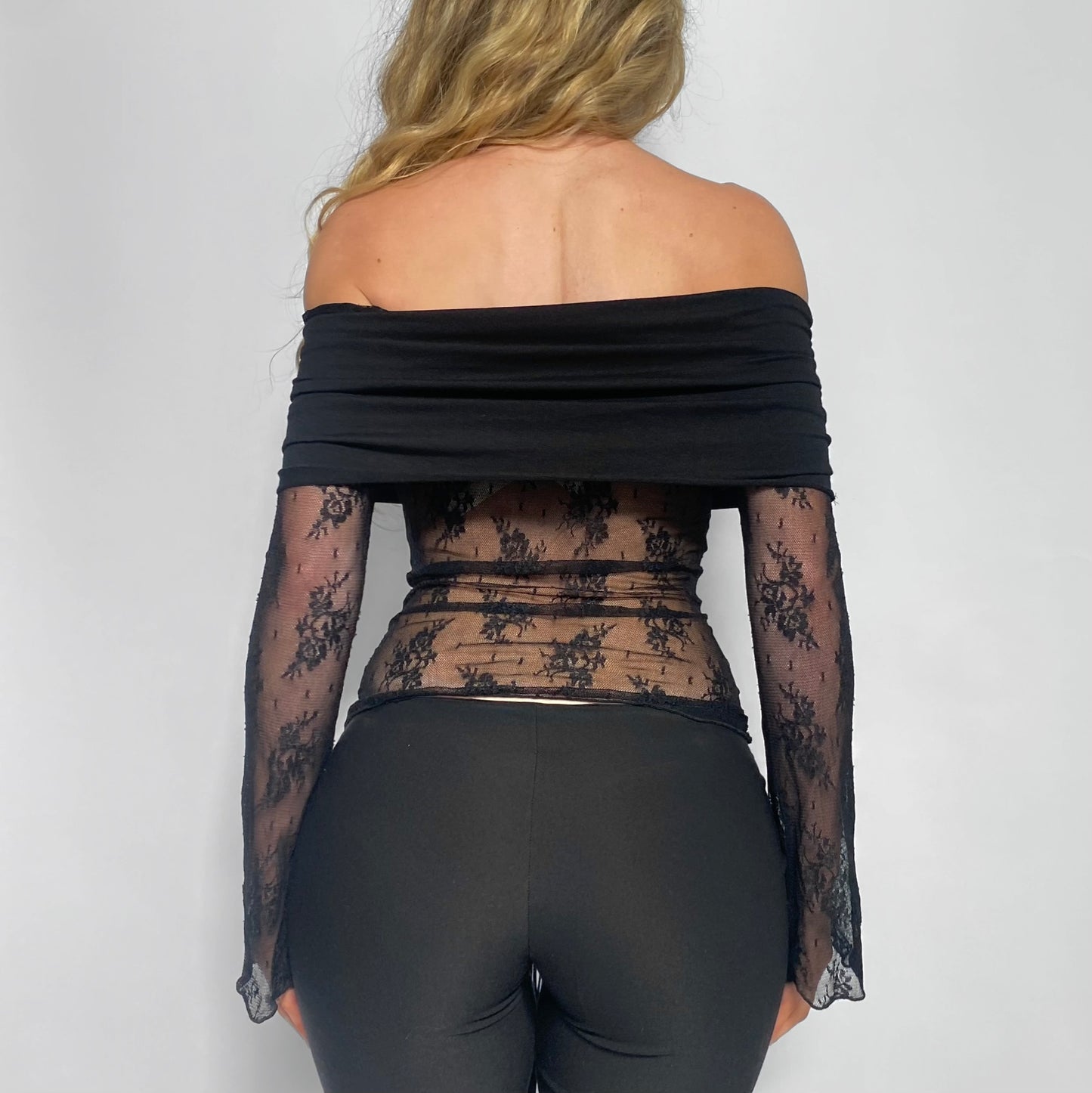 00s Fold-over Lace Bell-sleeve