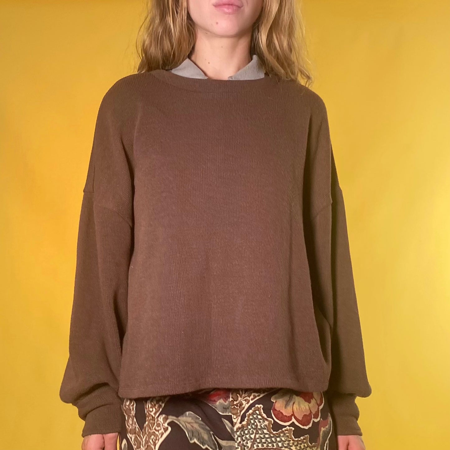 2000’s brown crew neck sweater