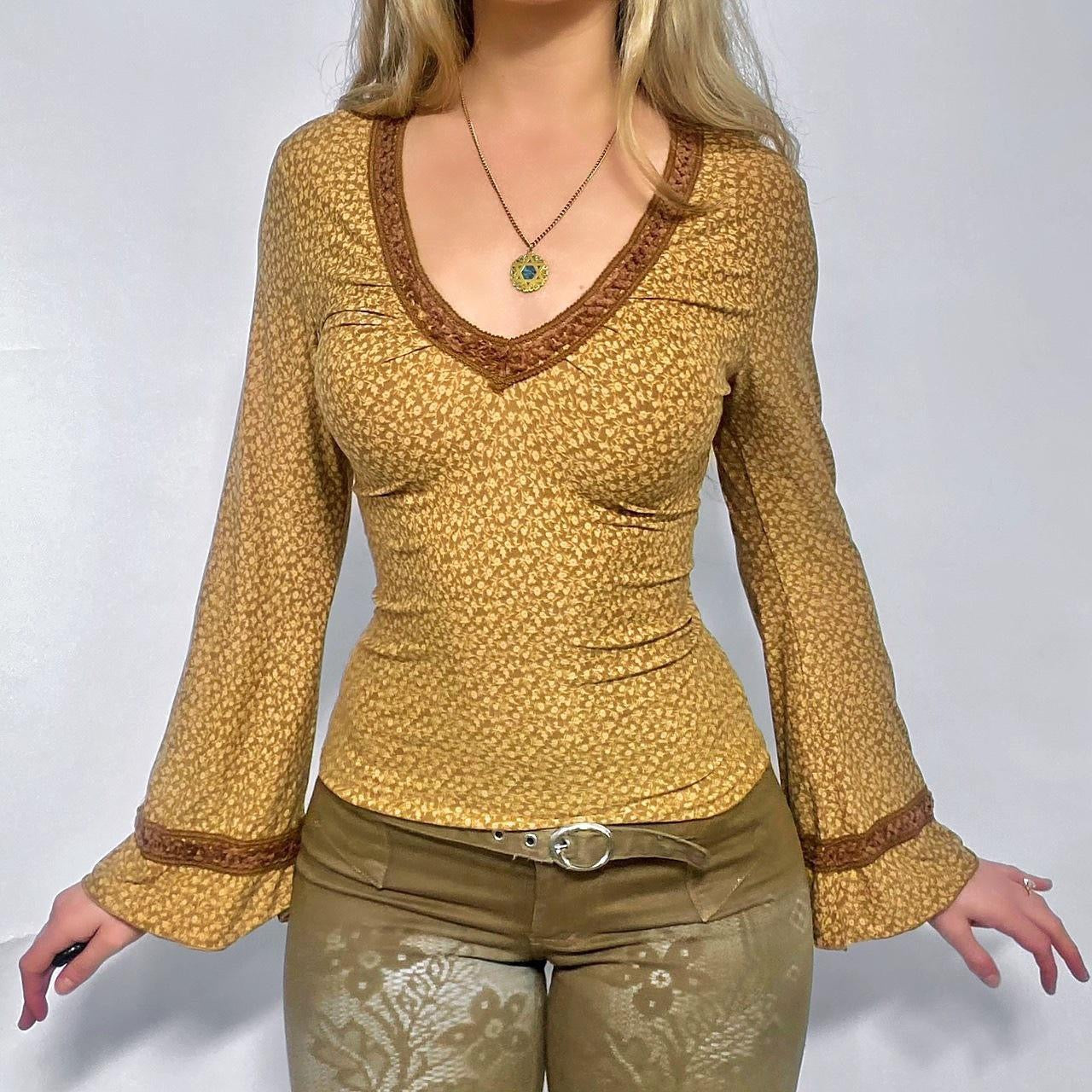 00s Floral Bell Sleeve Blouse