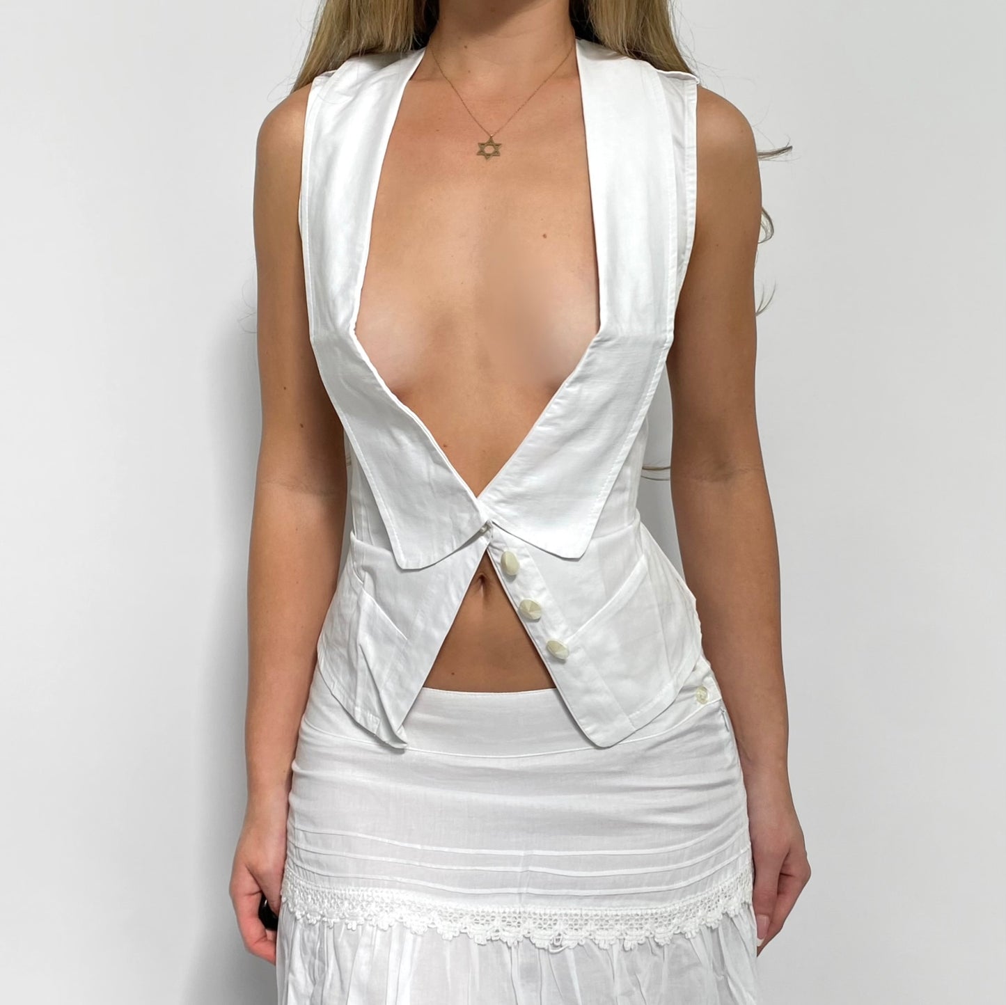 00s Collared Plunge Vest